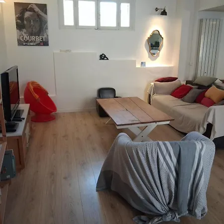 Authentique Maison De Village A Avec Patio Дом отдыха Агд