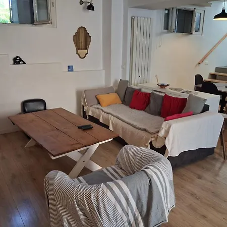 Authentique Maison De Village A Avec Patio Дом отдыха